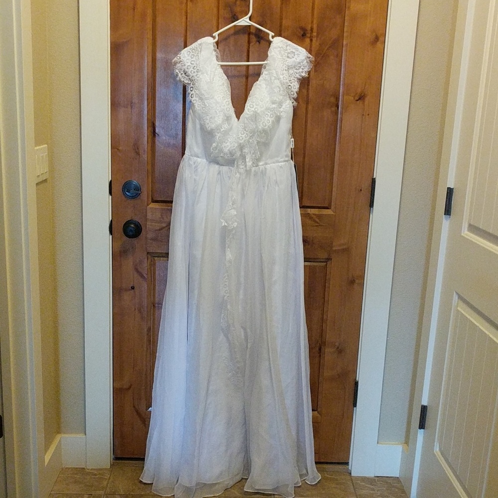 Beachy wedding dress